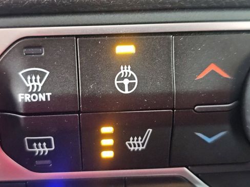 Used 2024 Jeep Wrangler Unlimited image 12