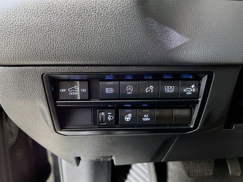 Used 2023 Toyota Tundra Limited w/ Power Package AWD/4WD image 10