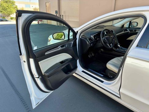 Used 2016 Ford Fusion Energi Titanium w/ Driver Assist Package FWD image 29