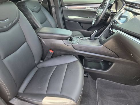 Used 2021 Cadillac XT6 Luxury w/ LPO, Floor Liner Package FWD image 15