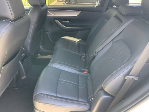 Used 2025 MAZDA CX-70 3.3 Turbo w/ Preferred Package AWD/4WD image 16