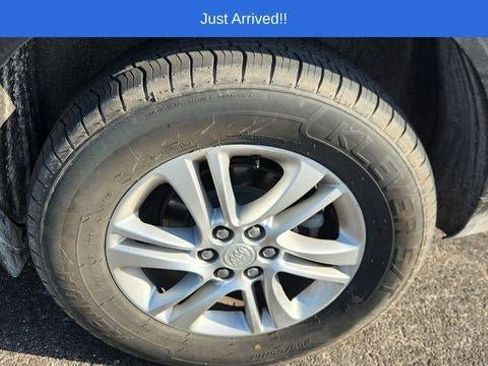 Used 2020 Buick Enclave Essence w/ Sound and Sites Package FWD image 9