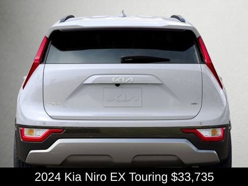 Used 2024 Kia Niro EX Touring image 13