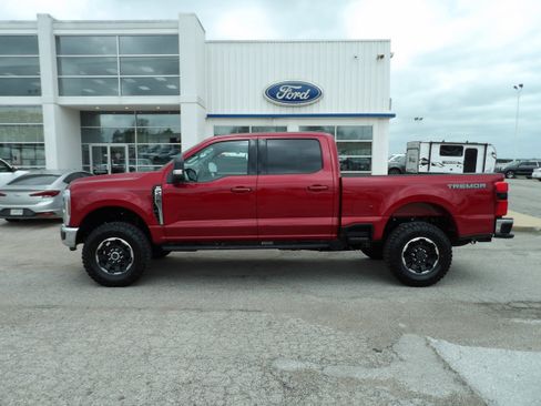 New 2026 Ford F250 XLT w/ XLT Premium Package AWD/4WD image 1