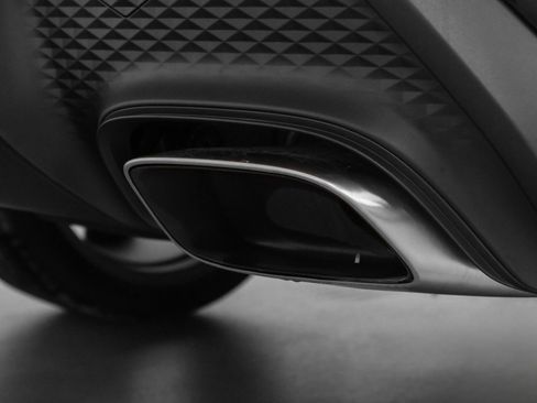 Certified 2025 Porsche Macan image 14