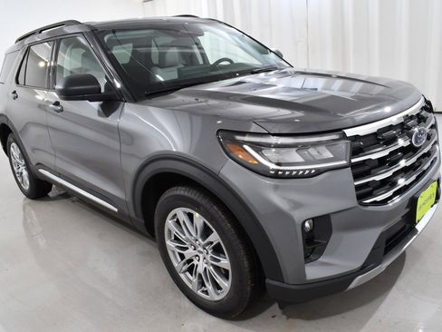 New 2025 Ford Explorer Active w/ Active Comfort Package image 5