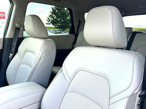 New 2026 Nissan Pathfinder SL FWD image 11