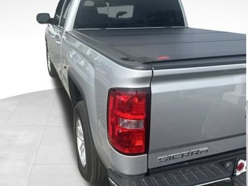 Used 2018 GMC Sierra 1500 SLE w/ SLE Value Package AWD/4WD image 8
