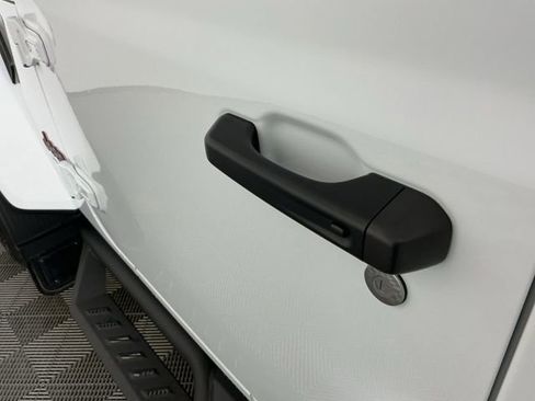 Used 2022 Jeep Wrangler Unlimited Rubicon w/ Cold Weather Group image 11