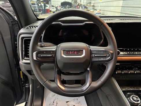 Used 2025 GMC Canyon AT4 AWD/4WD image 15