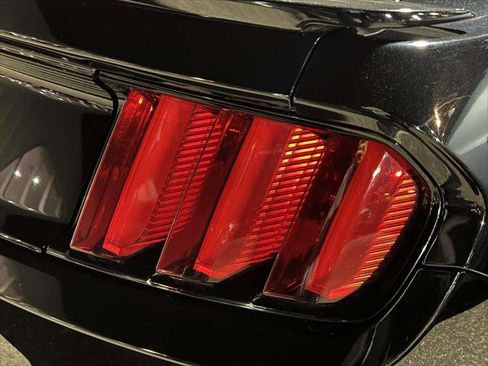 Used 2016 Ford Mustang GT Premium image 8