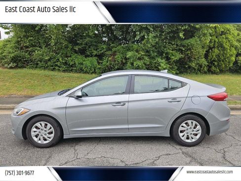 Used 2017 Hyundai Elantra SE FWD image 1