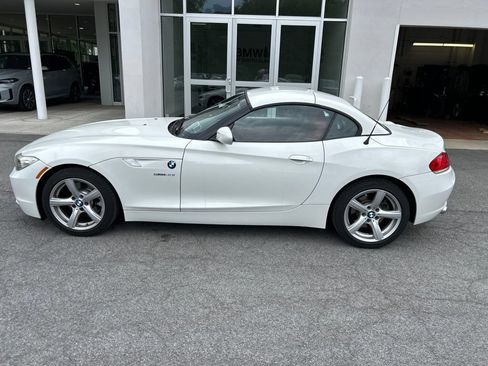 Used 2010 BMW Z4 sDrive30i RWD image 12