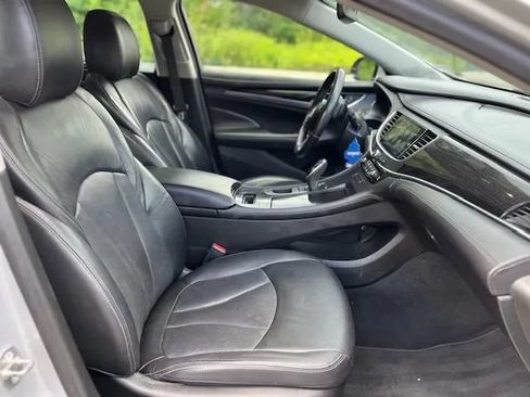 Used 2018 Buick LaCrosse Essence FWD image 11