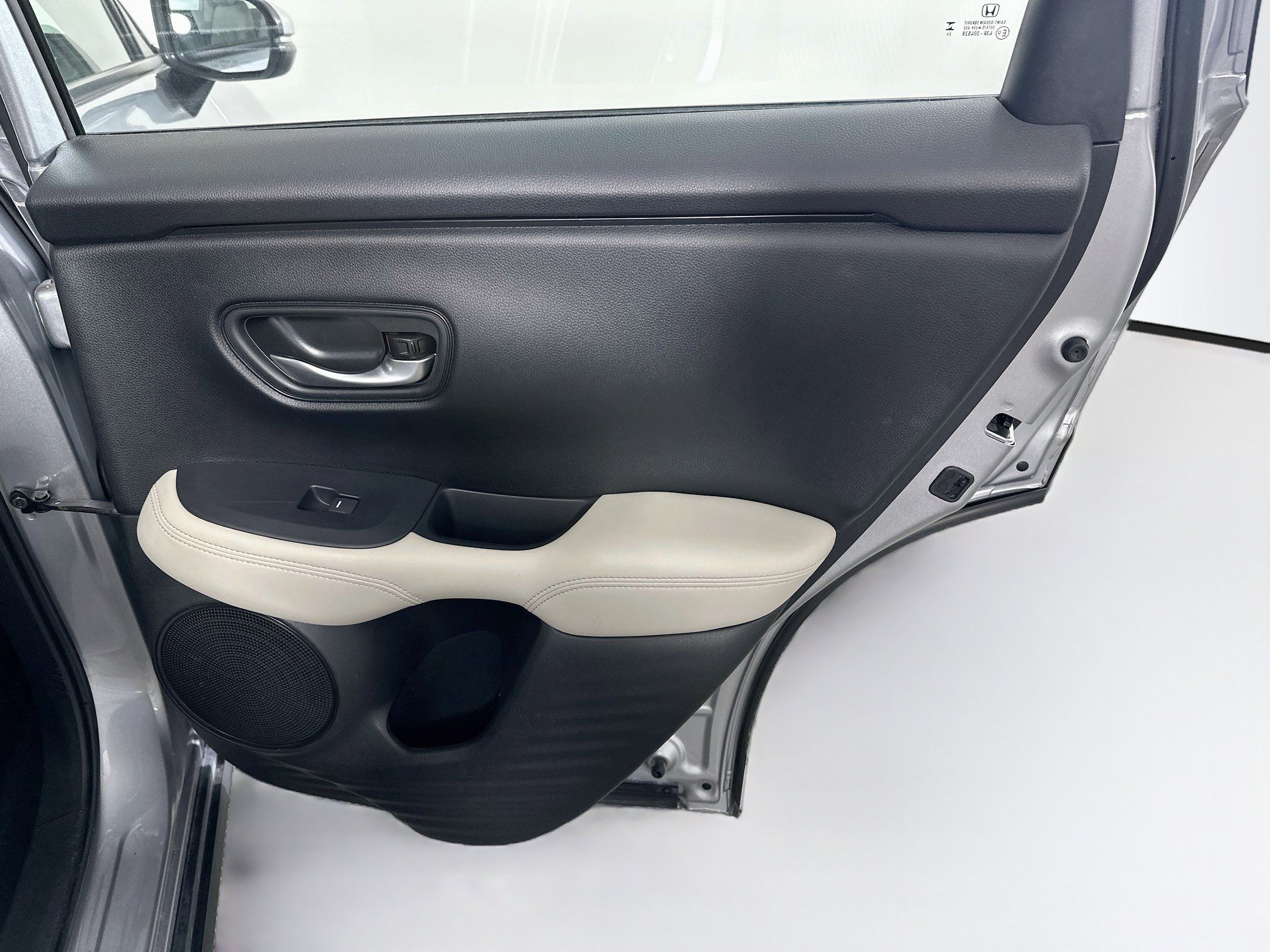 Used 2024 Honda HR-V LX image 27