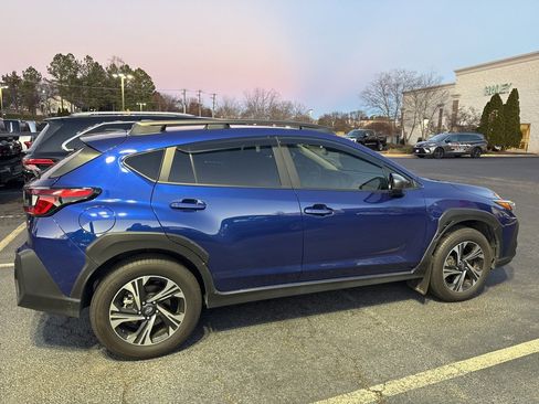 Used 2024 Subaru Crosstrek 2.0i Premium image 2