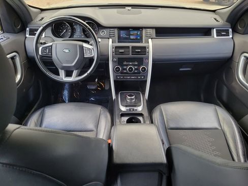 Used 2018 Land Rover Discovery Sport SE image 17