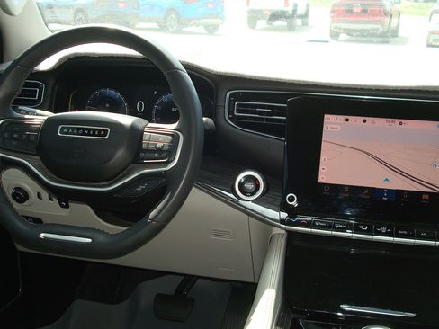Used 2022 Jeep Wagoneer Series II AWD/4WD image 10