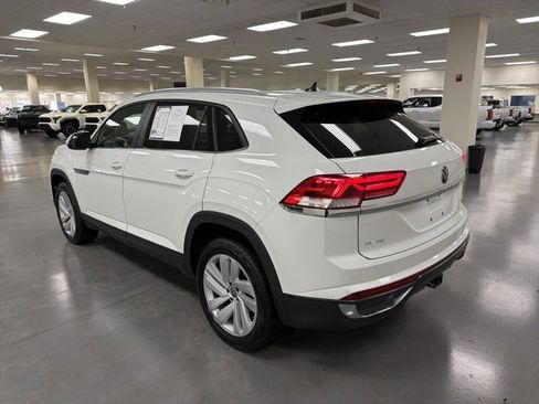 Used 2022 Volkswagen Atlas Cross Sport SE image 4