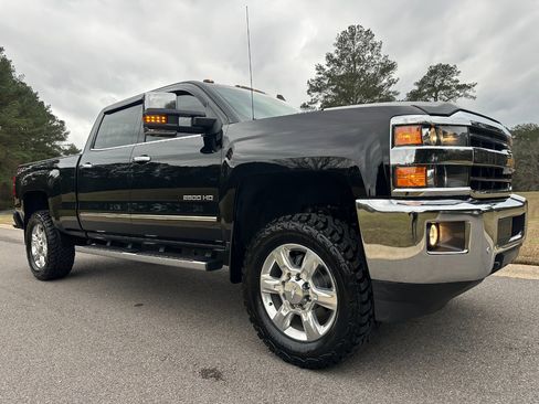 Used 2018 Chevrolet Silverado 2500 LTZ w/ Duramax Plus Package image 3