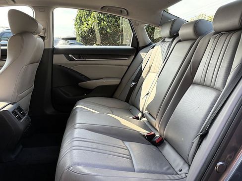 Used 2018 Honda Accord EX-L image 8