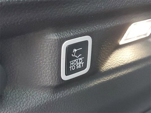 New 2025 Jeep Grand Cherokee L Limited w/ Trailer Tow Package image 9