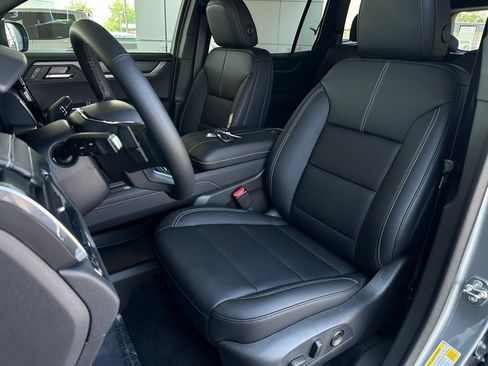New 2026 GMC Acadia Elevation w/ Elevation Premium Package FWD image 13