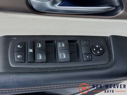 Used 2019 Chrysler Pacifica Touring Plus FWD image 23