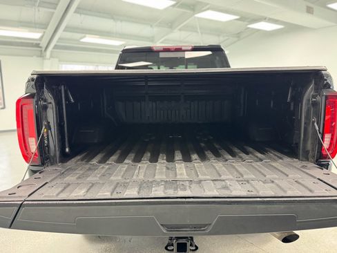 Used 2023 GMC Sierra 2500 SLT w/ SLT Preferred Package image 40