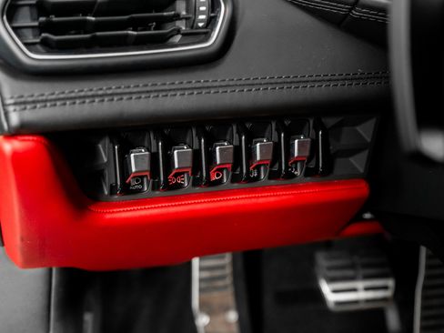 Used 2018 Lamborghini Huracan LP 580-2 image 36