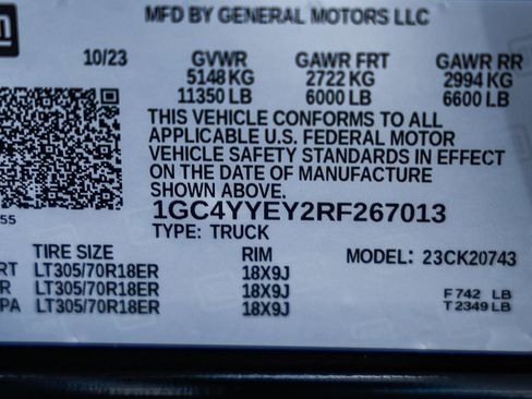 Used 2024 Chevrolet Silverado 2500 ZR2 w/ Snow Plow Prep/Camper Package image 28