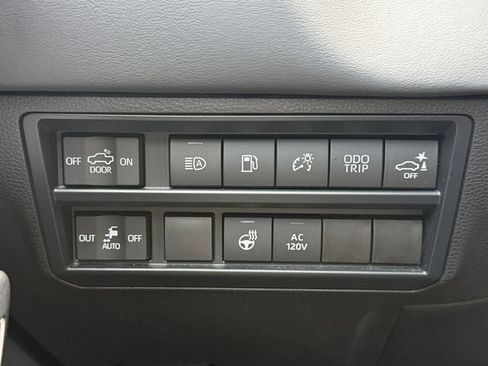 Used 2025 Toyota Tundra Platinum AWD/4WD image 24
