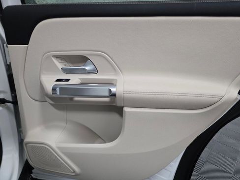 Certified 2025 Mercedes-Benz GLB 250 4MATIC image 24