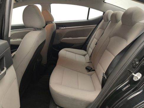 Used 2020 Hyundai Elantra SEL image 18