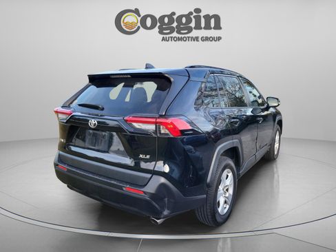 Used 2019 Toyota RAV4 XLE image 4