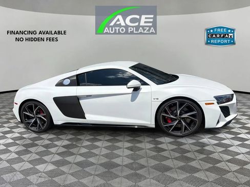 Used 2021 Audi R8 V10 w/ Premium Package RWD image 4