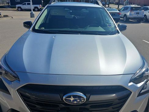 Used 2025 Subaru Outback Premium image 13