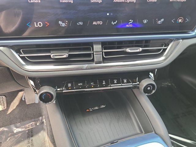 New 2026 Chevrolet Equinox EV LT w/ LPO, Blackout Package FWD image 32