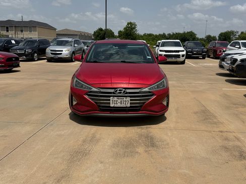 Used 2020 Hyundai Elantra SEL FWD image 2