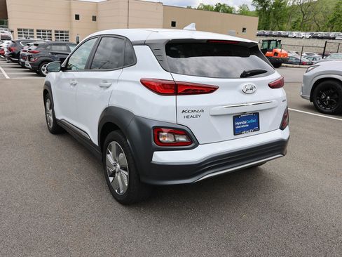 Certified 2021 Hyundai Kona Limited FWD image 5