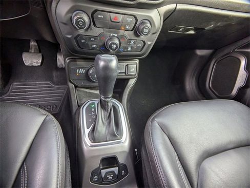 Used 2021 Jeep Renegade Limited image 23