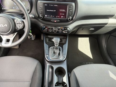 Used 2024 Kia Soul LX w/ Option Group 015 FWD image 11