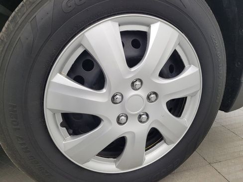 Used 2017 Nissan Rogue S FWD image 31