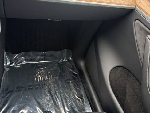 Used 2024 Tesla Model Y Long Range image 24