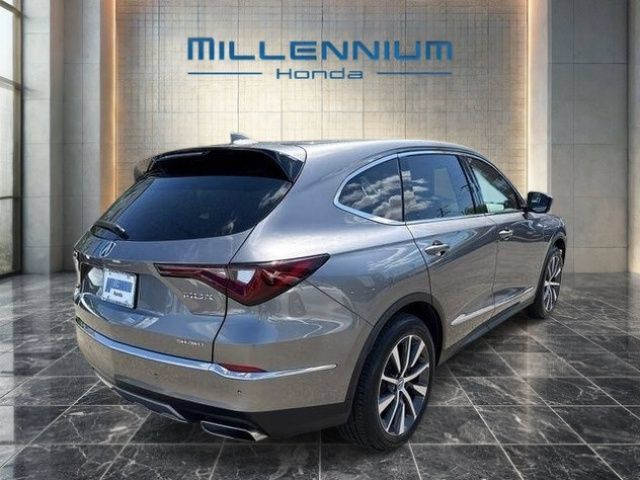 Used 2025 Acura MDX w/ Technology Package AWD/4WD image 4