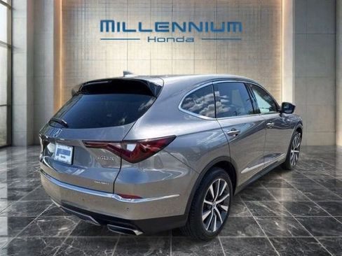 Used 2025 Acura MDX SH-AWD w/ Technology Package image 4