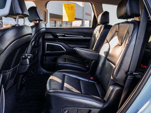 Used 2023 Kia Telluride S AWD/4WD image 14