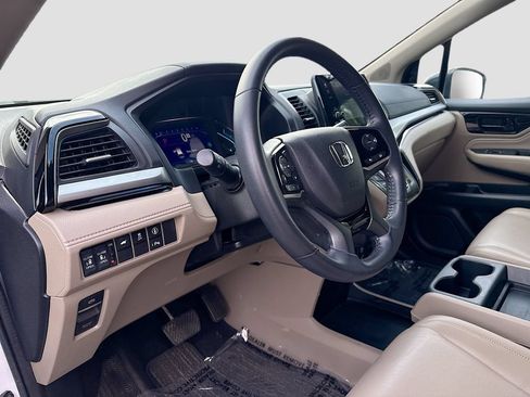 Used 2023 Honda Odyssey Touring image 9
