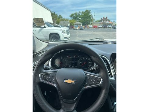 Used 2021 Chevrolet Malibu LT FWD image 8