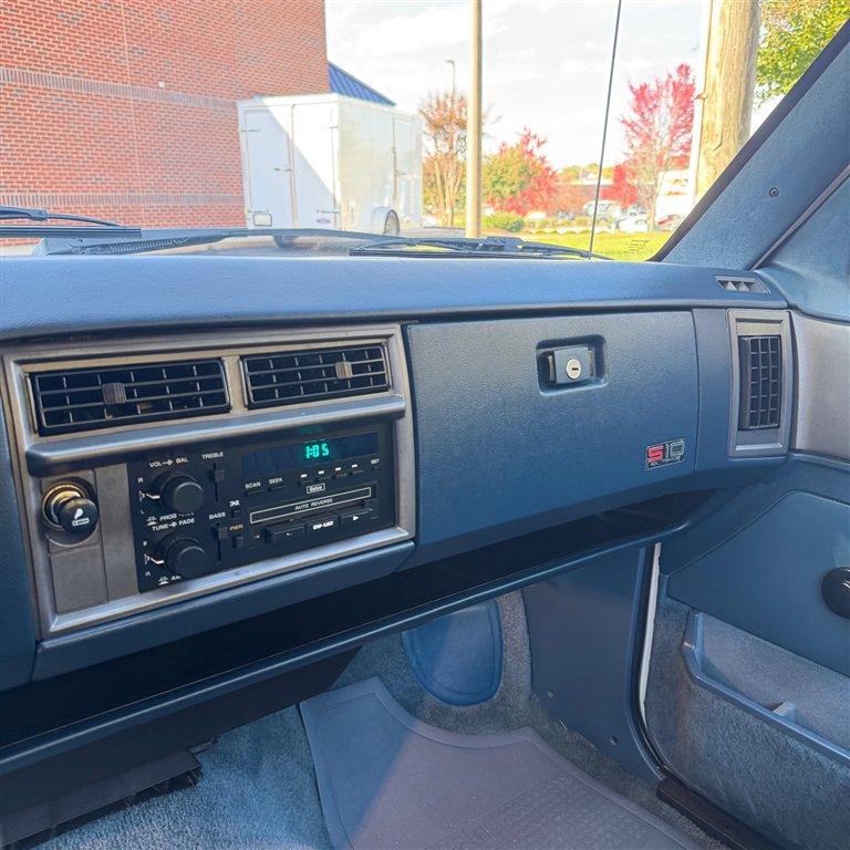 Used 1991 Chevrolet S10 Pickup 2WD Regular Cab image 19